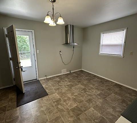 4th image of 6111 Chambers Way