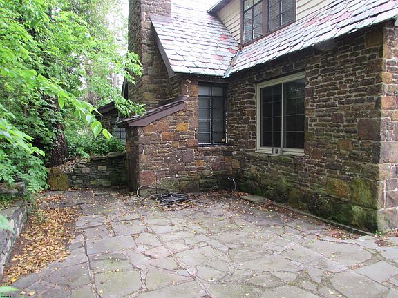 5th image of 744 Shore Rd