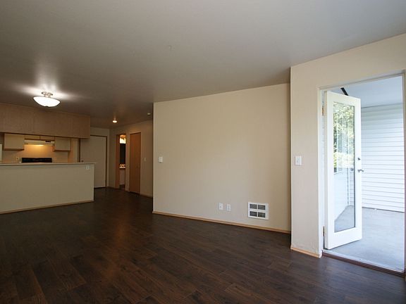 5th image of 3230 SW Avalon Way #204