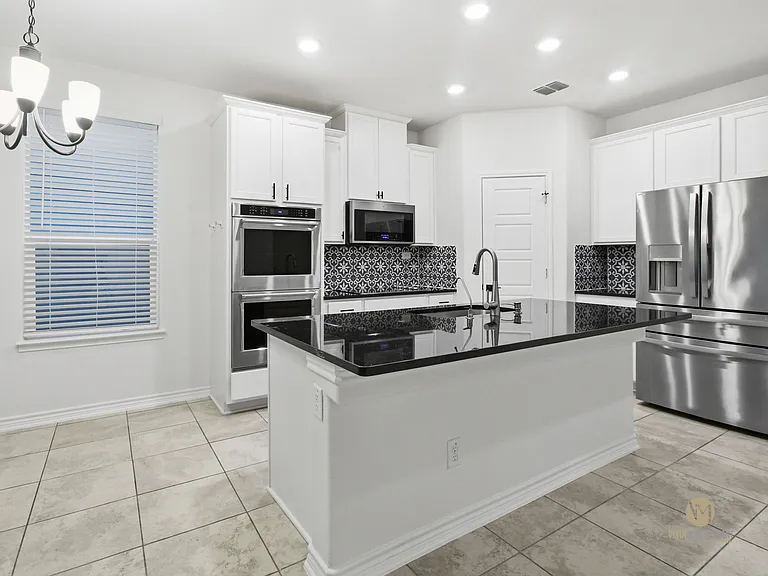 11414 Amberina — Photo 22