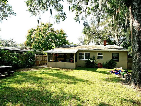 3rd image of 1501 Altaloma Ave