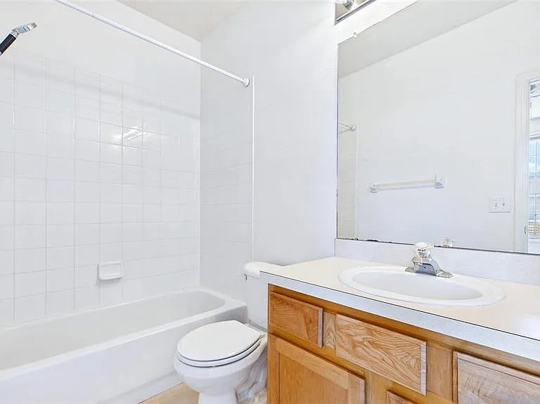 3175 Bayshore Oaks Dr — Photo 33