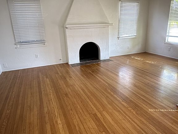 3rd image of 325 San Clemente St