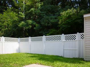 10 Eucalyptus Rd APT B, Annapolis, MD 21402