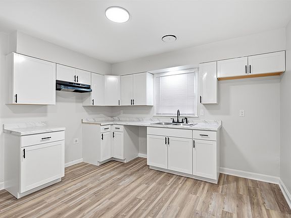 3rd image of 4516 Paula Dr