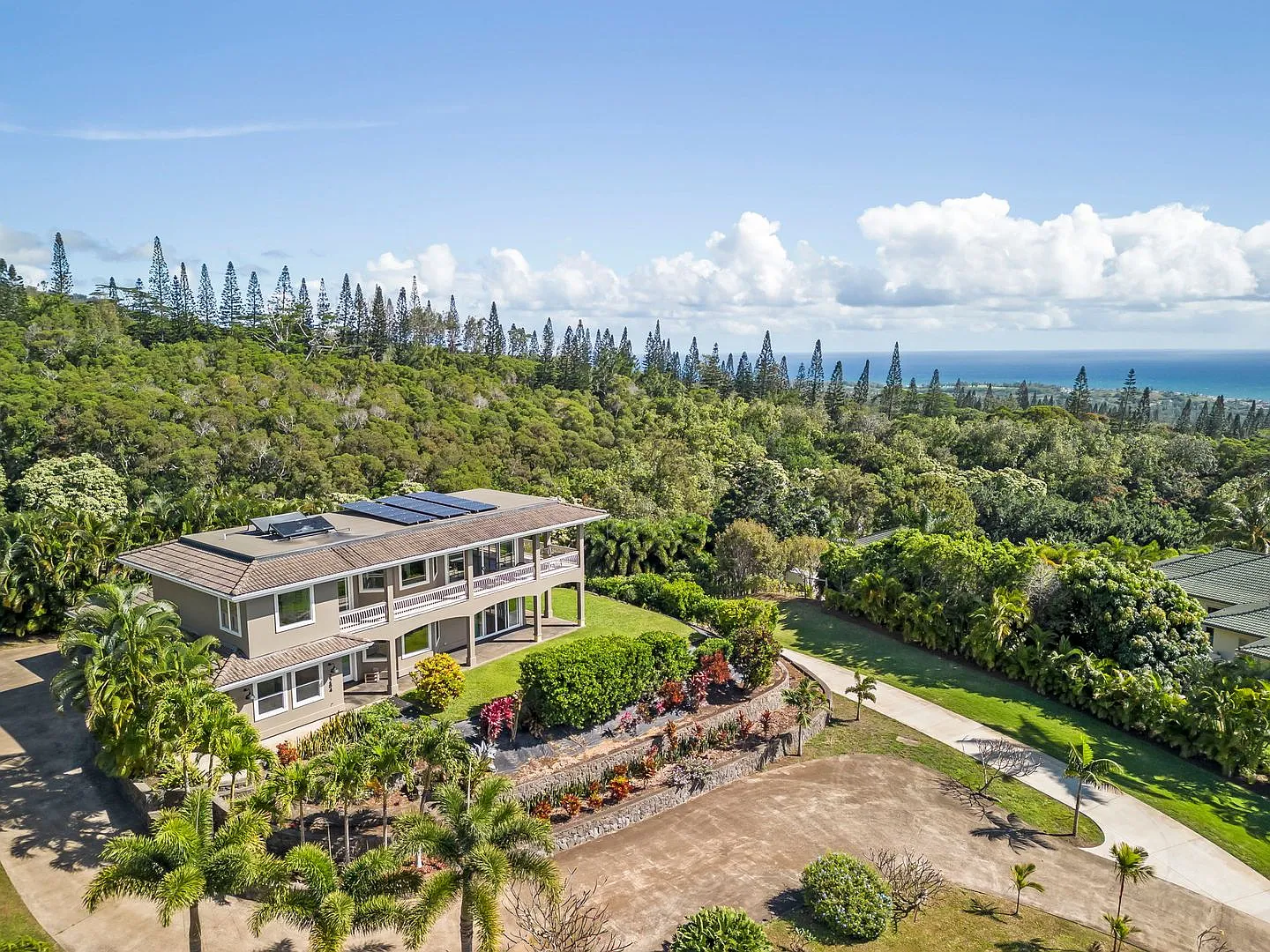 Upper Class Elegance in this 4 bed/3bath Home in Wailuku Country Estates- Unfurnished-Ocean Views... — Photo 3