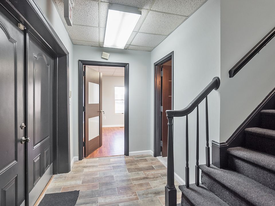 1st image of 4000 Williamsburg Ct