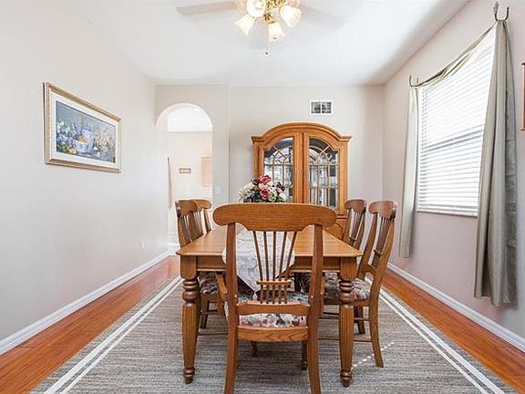 5th image of 121 Harwood Cir