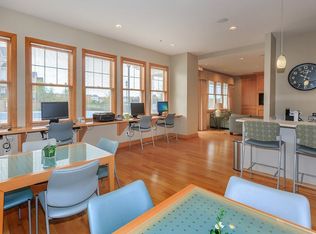 1371 Oxford Ln APT 104, Round Lake, IL 60073
