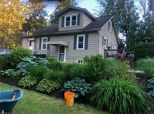 1327 Sandy Lake Rd, Kent, OH 44240