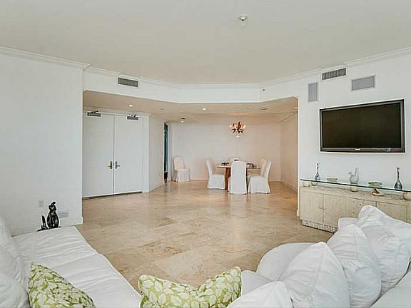 5th image of 16047 Collins Ave APT 1401