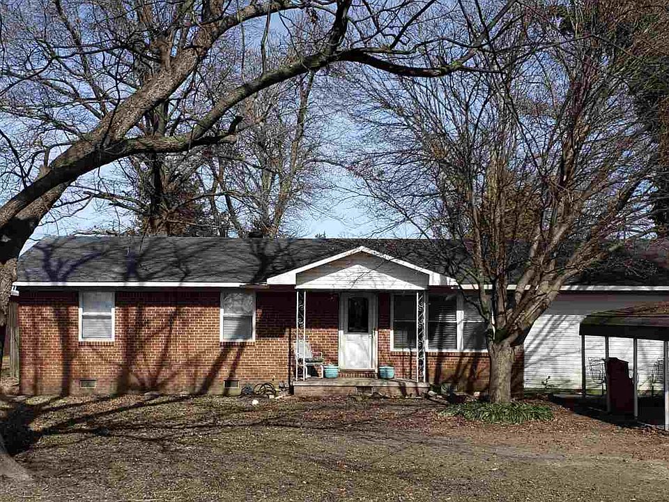 1st image of 208 Degaris St