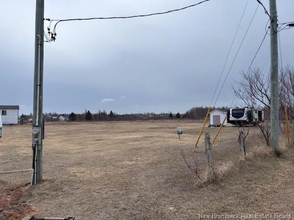 102 Raymond Marie, Shippagan, NB E8S 2W8