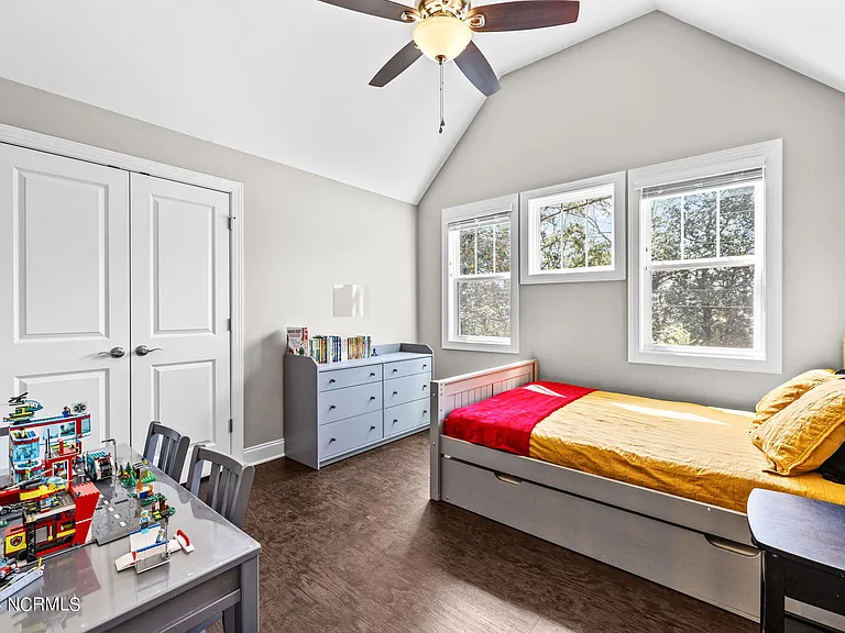 182 Lakeview Dr — Photo 44