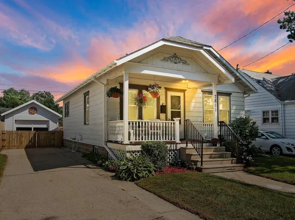 7811 17th AVENUE, Kenosha, WI 53143