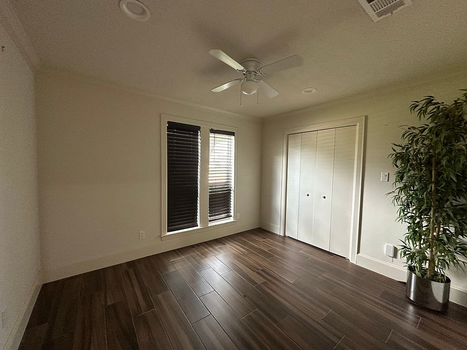 1st image of 9834 Windemere Ct