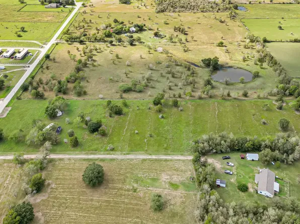 4541 Boyett Dr, Hungerford, TX 77448