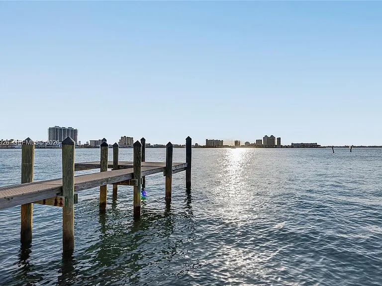 1101 S Shore Dr #1 — Photo 28