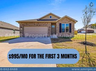 1203 SW 2nd St, Gentry, AR 72734