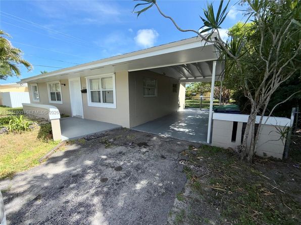 9810 SW 165th Ter