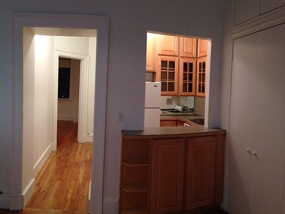 4th image of 21 W 58th St APT 5F