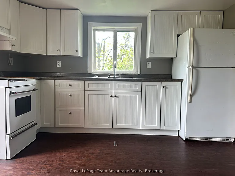 41 Emily St — Photo 13