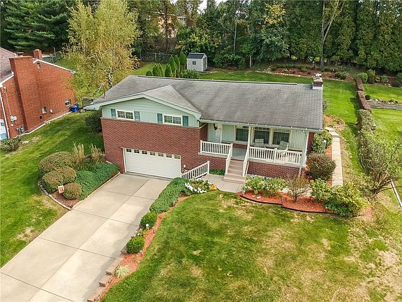 5th image of 1372 Hillsdale Dr
