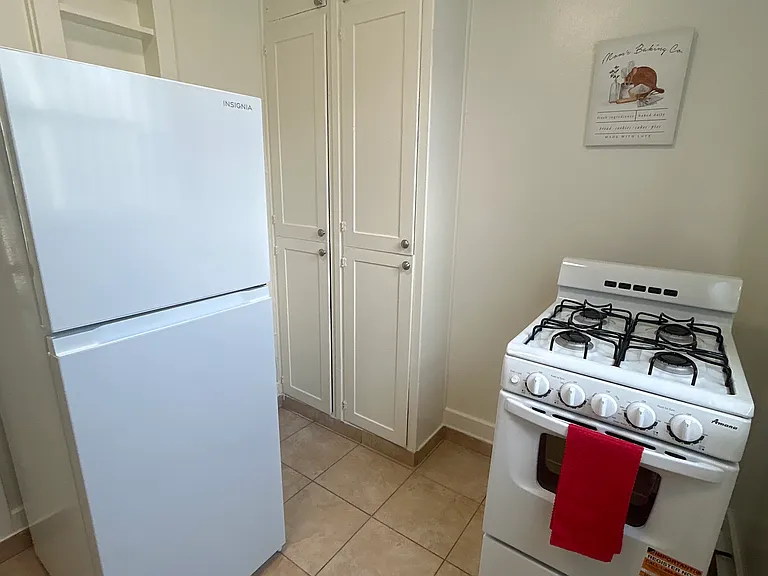 2075 Torrance Blvd #G — Photo 5