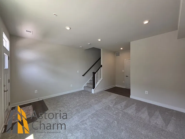 2928 Maisel St — Photo 4