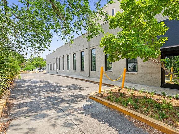 5th image of 427 Esplanade Ave #103