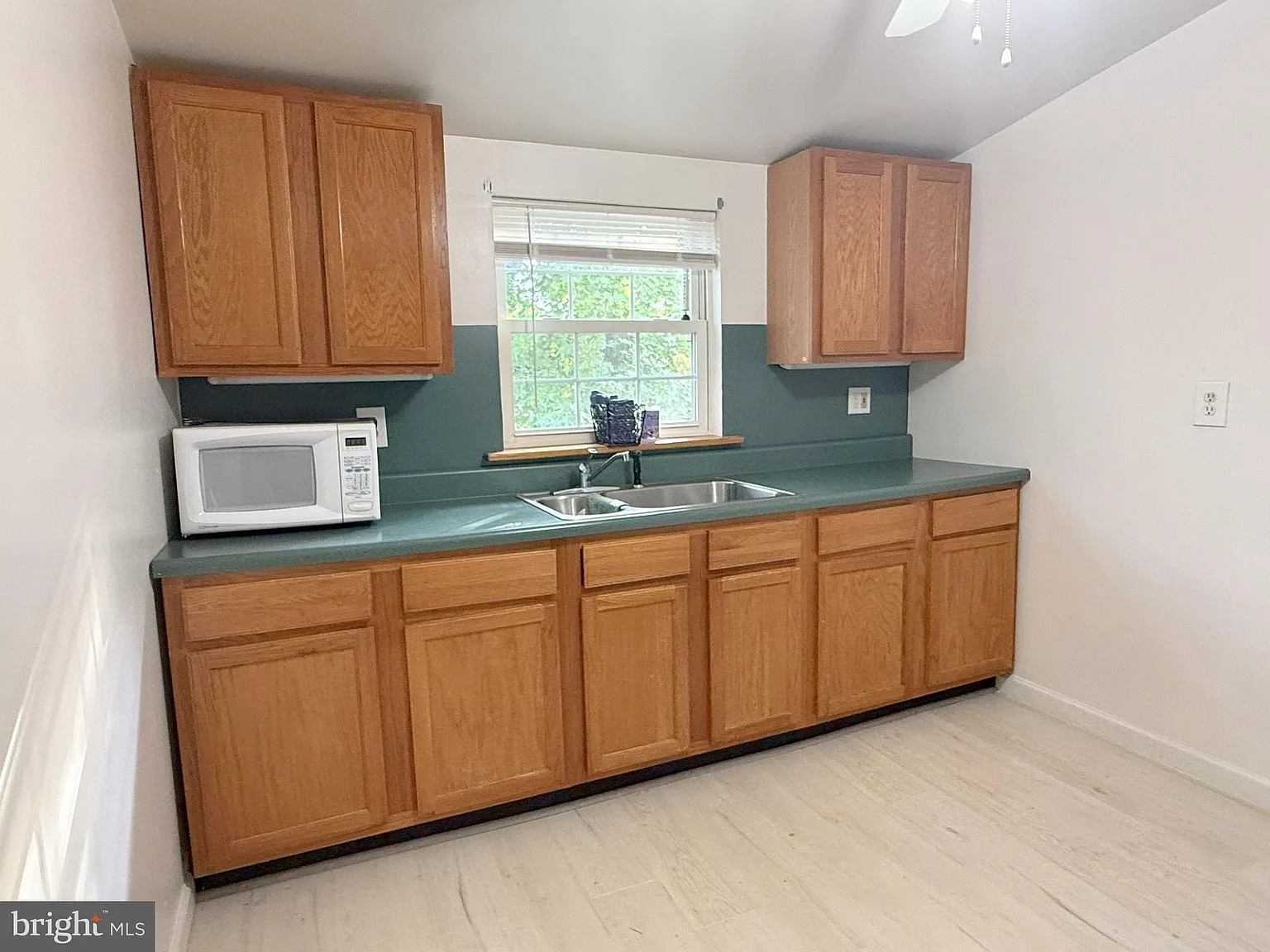 1 bed, 1.0 bath, 798 sqft, $1,350 — Photo 4