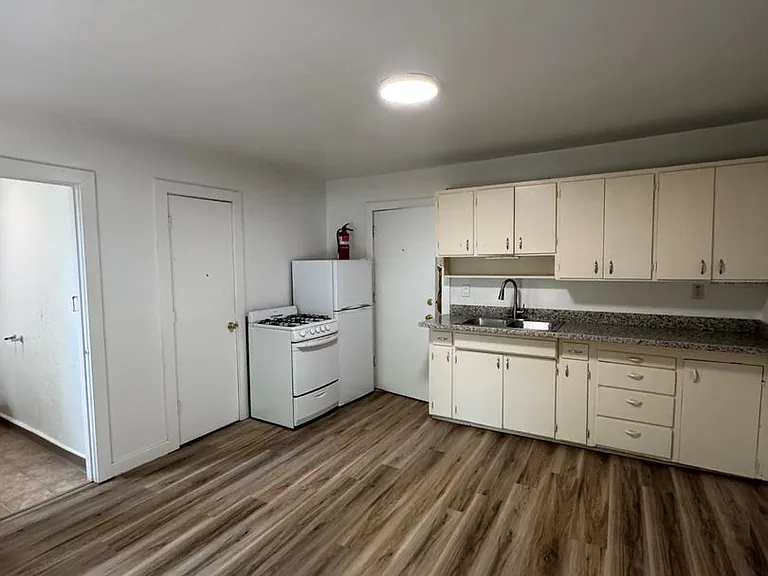 494 W 11th Ave #&-1121 — Photo 3