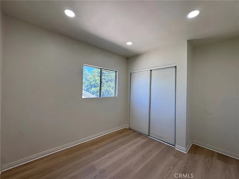875 W 41st Dr — Photo 16