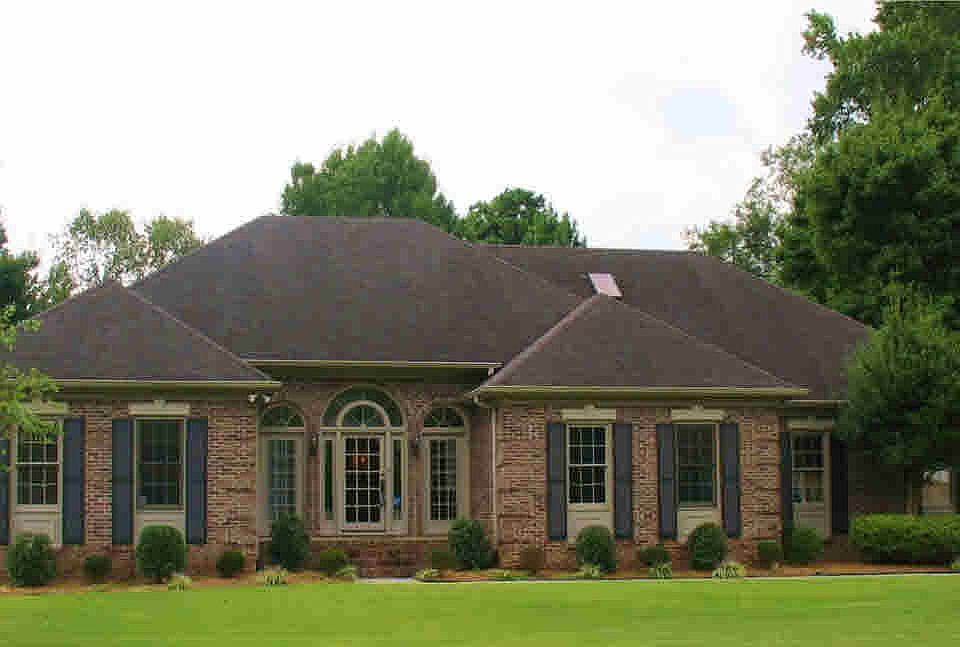 1st image of 125 Lovvorn Ln