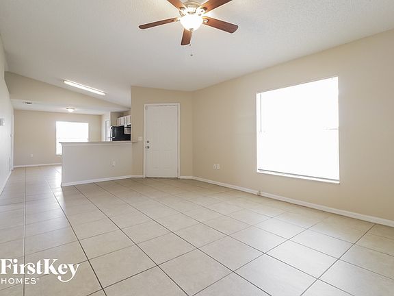 3rd image of 7431 Groveoak Dr