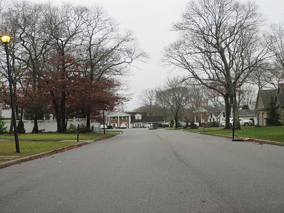 5th image of 39 Howard Dr