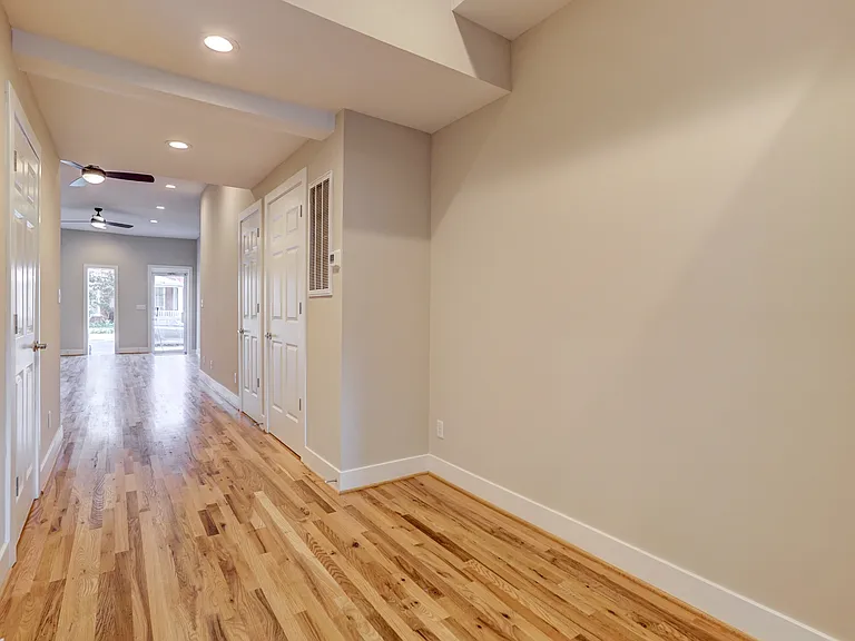 14 W Leigh St — Photo 9