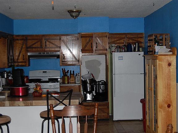 3rd image of 2819 Wayne Ave