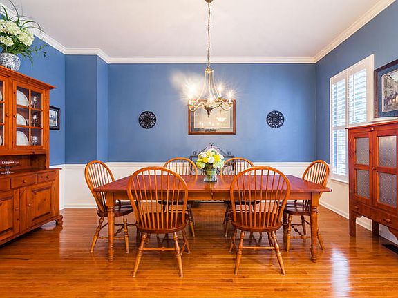Spacious dining room