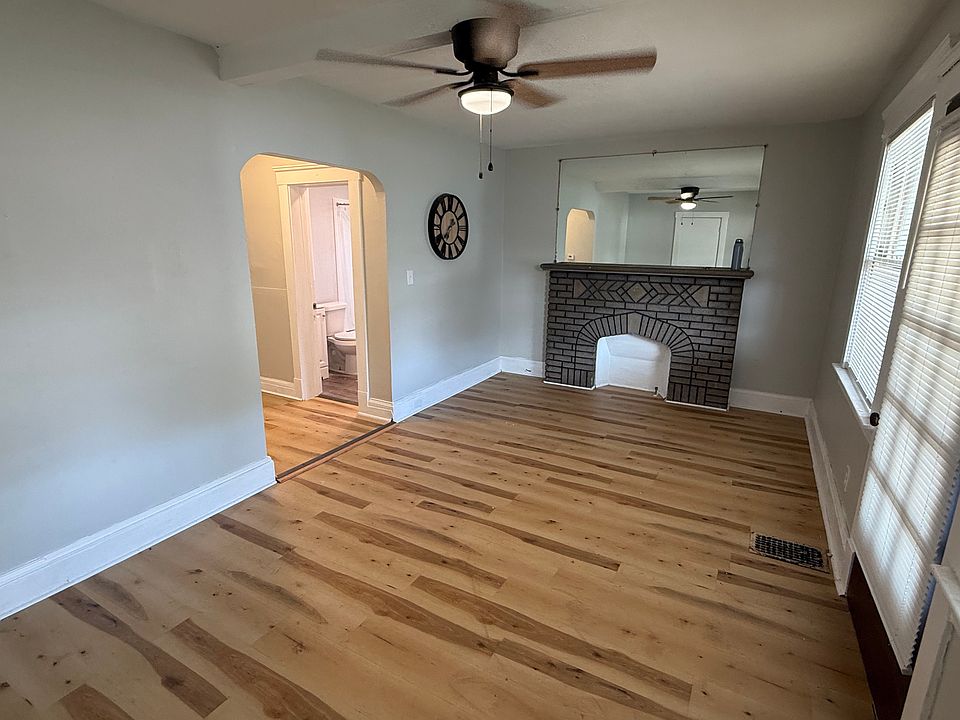 1st image of 3917 Clybourne Ave