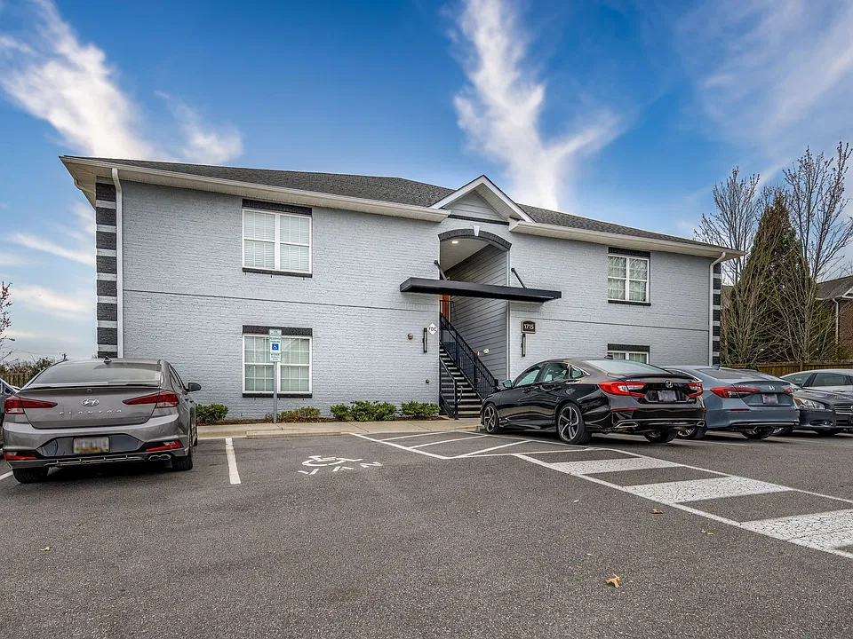 Stella's Place Apartments