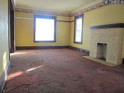 4th image of 222 E Park Ave