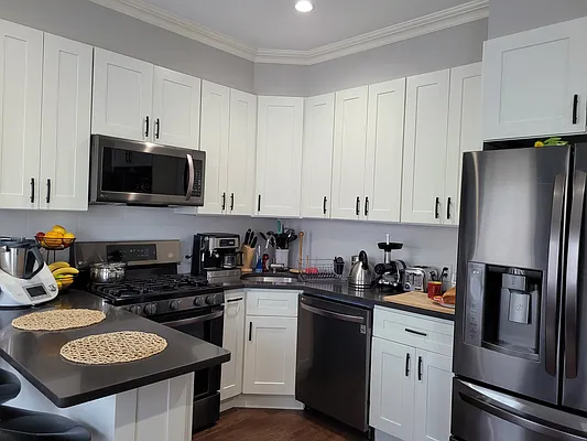 Rented by Elite Team Realty LLC | media 10