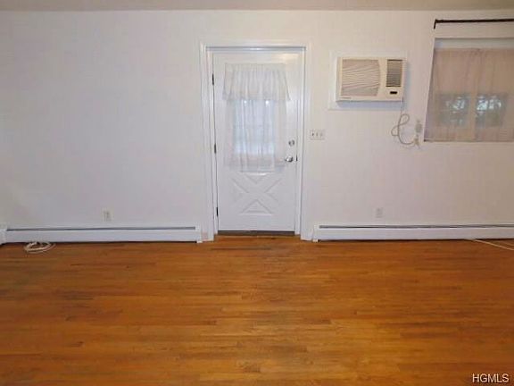 3rd image of 143 Martin Pl