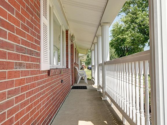 5th image of 204 Linwood Dr