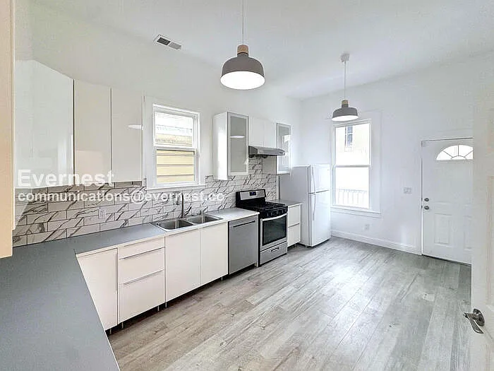 905 Pine St — Photo 7