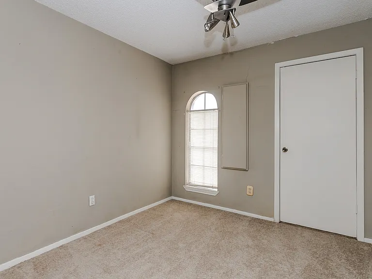 2517 Rosewood Dr — Photo 21