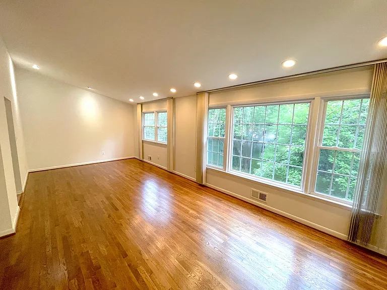 8410 Buckhannon Dr — Photo 6