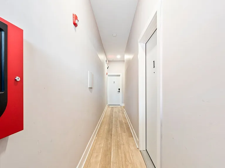 325 N 40th St — Photo 34