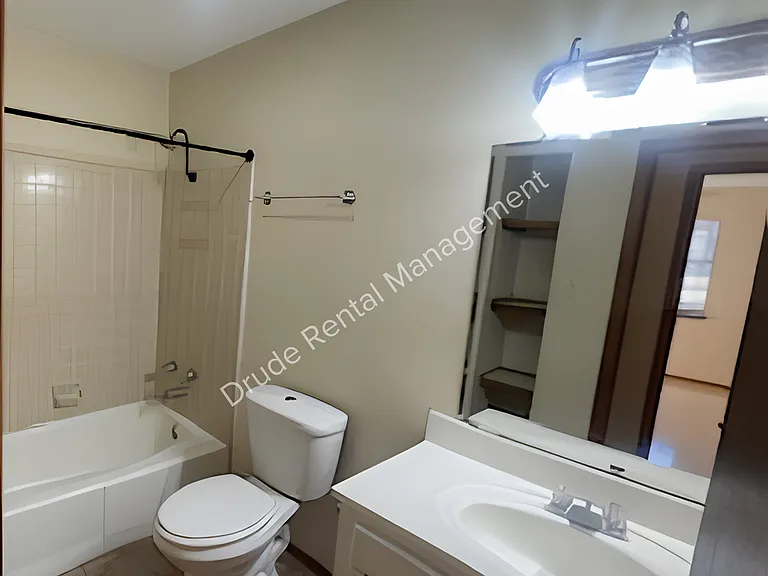 610 Old Covington Hwy — Photo 3